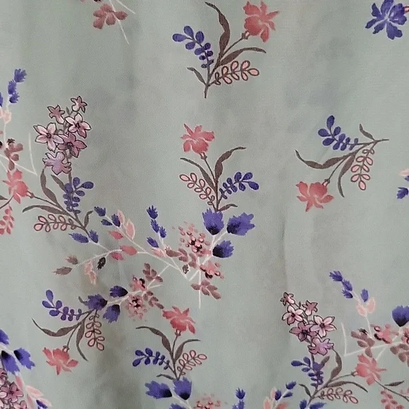 Arizona Jean Company Green Bell Sleeve Sheer Floral Blouse - Picture 4 of 8